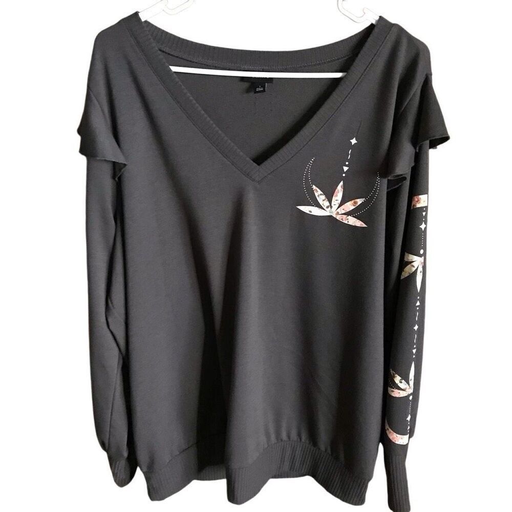 Torrid gray ruffle floral long sleeve sweater Size 1 = 1X Large